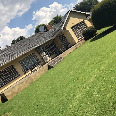 Khuvena Guesthouse Randburg Экстерьер фото