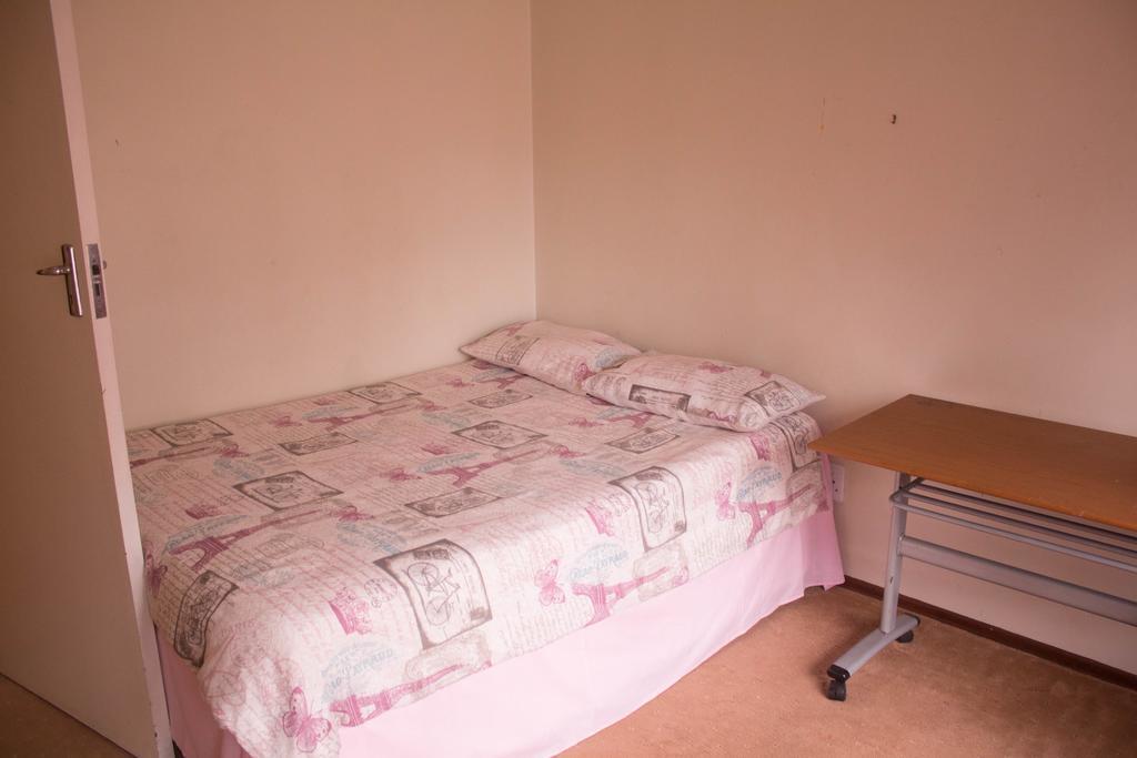 Khuvena Guesthouse Randburg Экстерьер фото